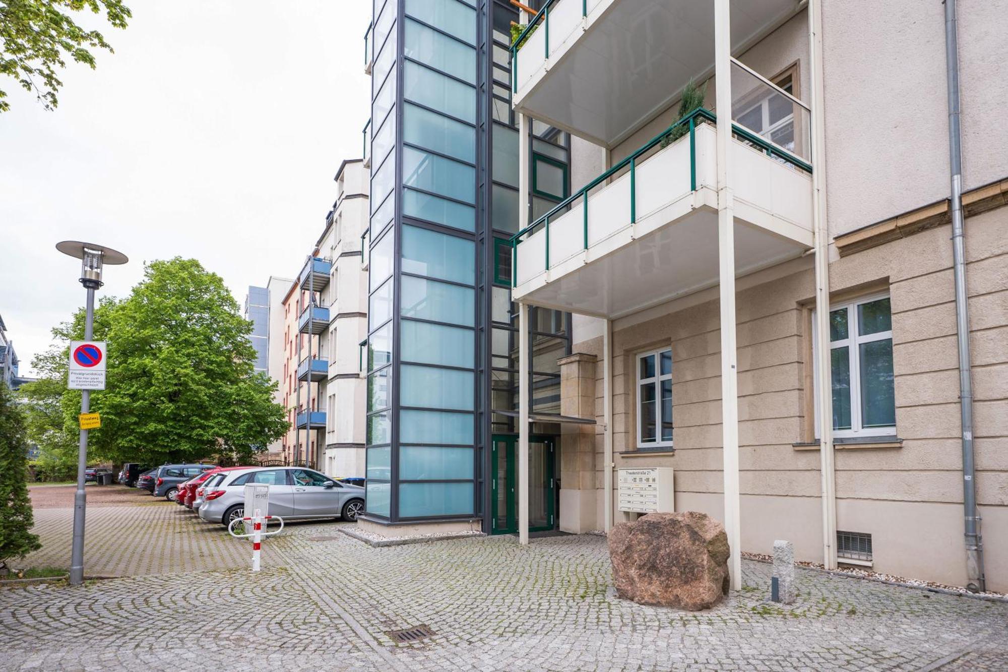 T21 - Apartment Direkt Im Zentrum Mit Parkplatz Chemnitz Eksteriør bilde
